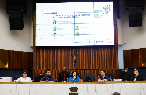 Seminário comunicação tatiana Francisca