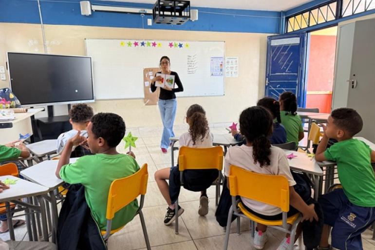 BH inicia projeto-piloto de ensino bilíngue na rede municipal
