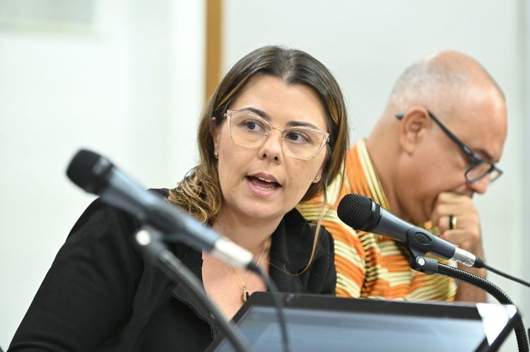Ex-subsecretária é convocada pela 3ª vez para explicar contratos na Educação