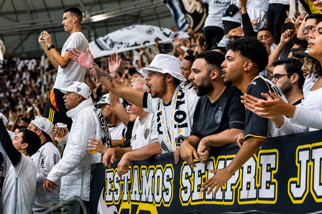 Torcida alvinegra na Arena MRV