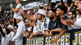 Torcida alvinegra na Arena MRV