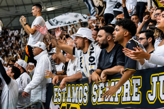 Torcida alvinegra na Arena MRV