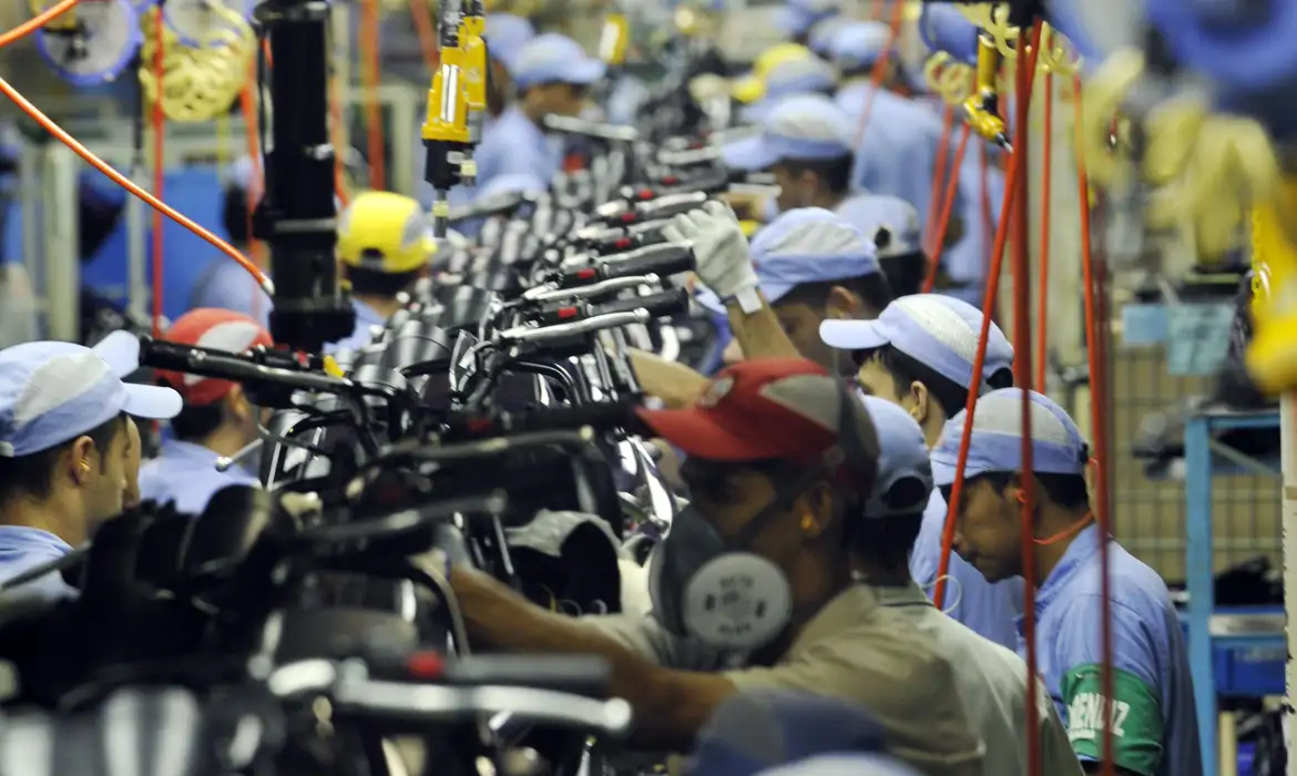 Produção industrial de Minas volta a crescer em julho