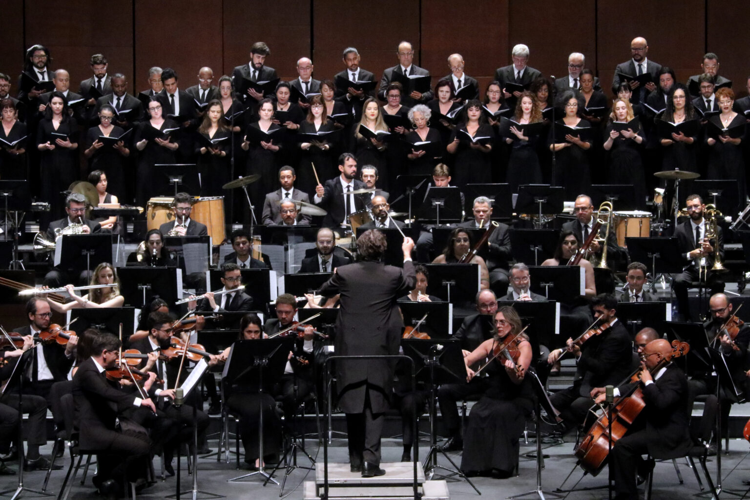 Orquestra Sinfônica de Minas Gerais celebra 50 anos com concerto em BH