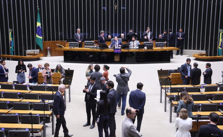 FIEMG critica fim da “taxa das blusinhas”