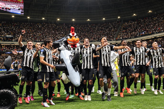 Jogadores do Atlético comemoram após a grande vitória sobre o Santos pela Sul Americana 2026