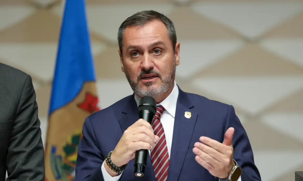 MASTER POLICIA FEDERAL FÁBIO RODRIGUES POZZEBOM