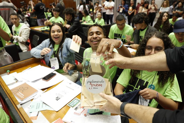 PJ Minas reúne estudantes de 185 municípios na ALMG para debater inclusão