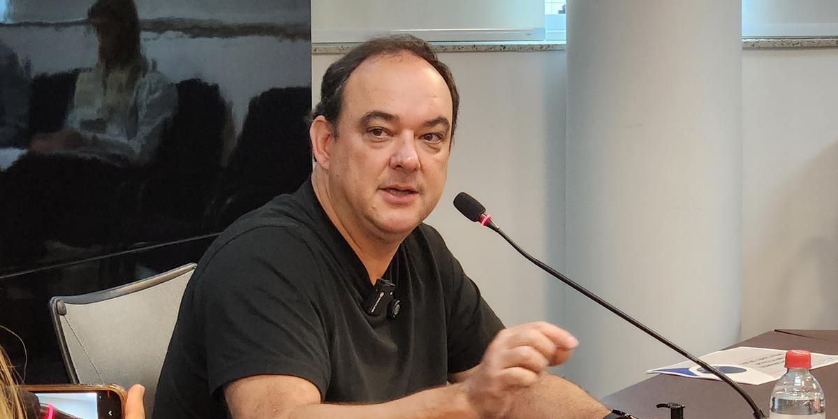 Candidato Flávio Roscoe internado com pneumonia