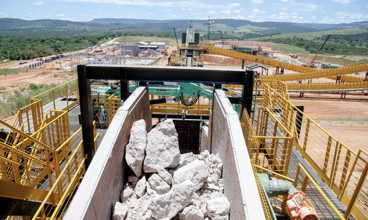 FIEMG cobra segurança jurídica na política de minerais críticos