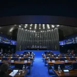 Oposição tenta adiar votação da PEC do fim da escala 6×1